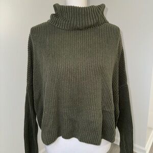Hollister Olive‎ Green Ribbed Chunky Knit Cropped Turtleneck Sweater M